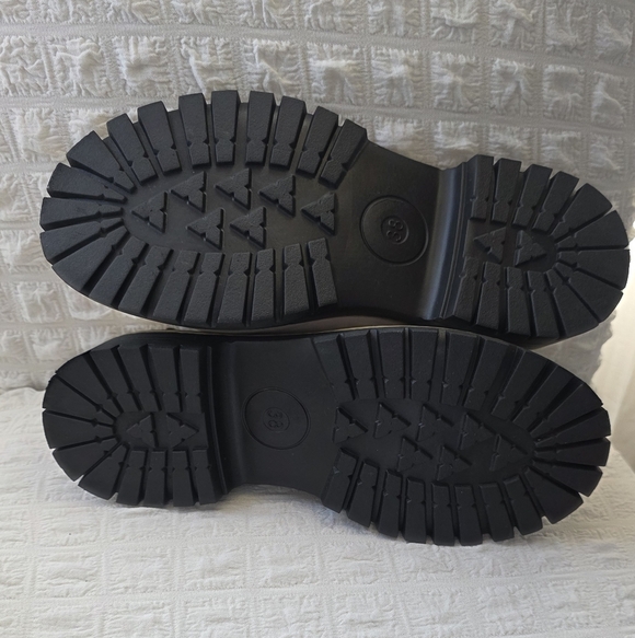 Women's Cream Loafers with Chunky Sole - Picture 8 of 9